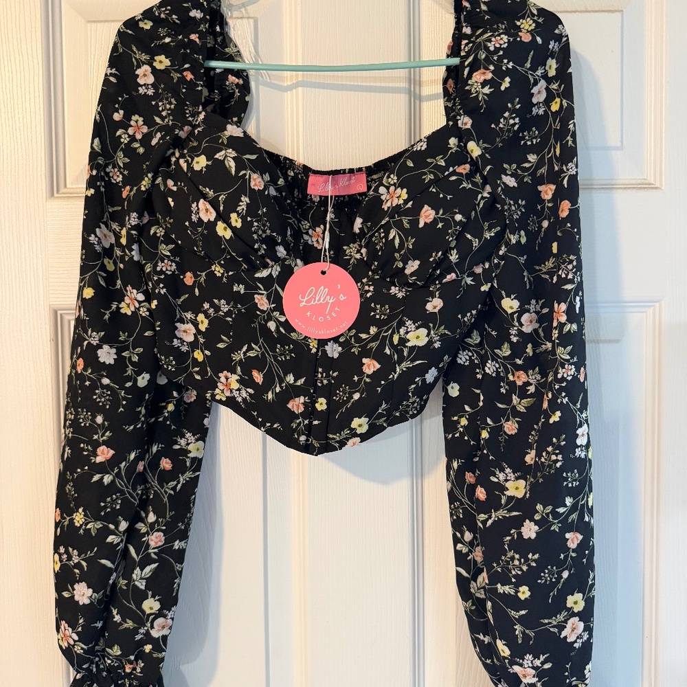 Lilly’s closet crop top